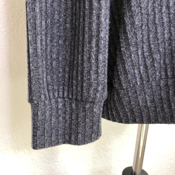 Torrid charcoal gray ribbed knit ¼ zip pullover sweater top size 1 or 1X - Picture 4 of 13
